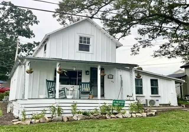 Photo 2 of Single family home for sale at 63 11th Street, Lancaster, OH 43130 | MLS# 226033475 | Listing updated on 2026-10-01