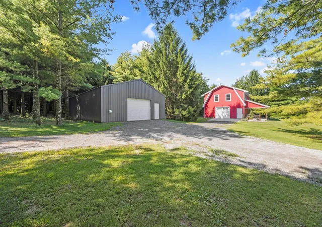 Photo 1 of Single family home for sale at 320 County Rd 57 W, Bellefontaine, OH 43311 | MLS# 226034788 | Listing updated on 2026-09-14