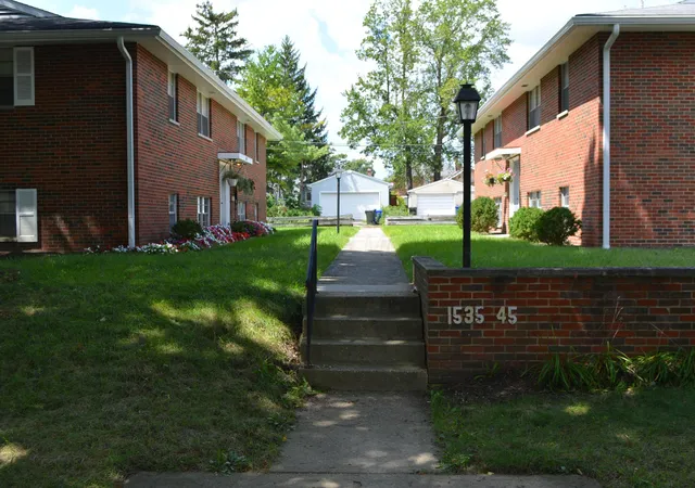 Photo 3 of House for sale at 1525 Elmwood Ave, Columbus, OH 43212 | MLS# 226035035 | Listing updated on 2026-10-08