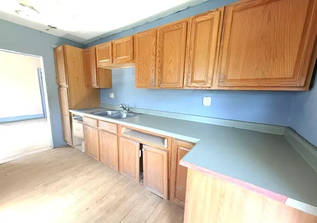 Photo 2 of Single family home for sale at 652 Moxahala Ave, Zanesville, OH 43701 | MLS# 226031917 | Listing updated on 2026-09-02