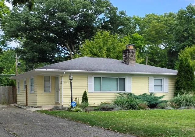 Photo 1 of Single family home for sale at 2706 Wildwood Rd, Columbus, OH 43231 | MLS# 226032112 | Listing updated on 2026-09-16