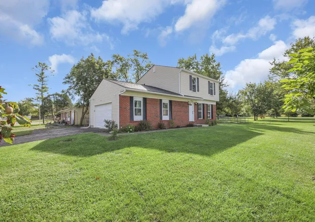 Photo 3 of Single family home for sale at 8543 Blue Lake Ave, Galloway, OH 43119 | MLS# 226034896 | Listing updated on 2026-09-28