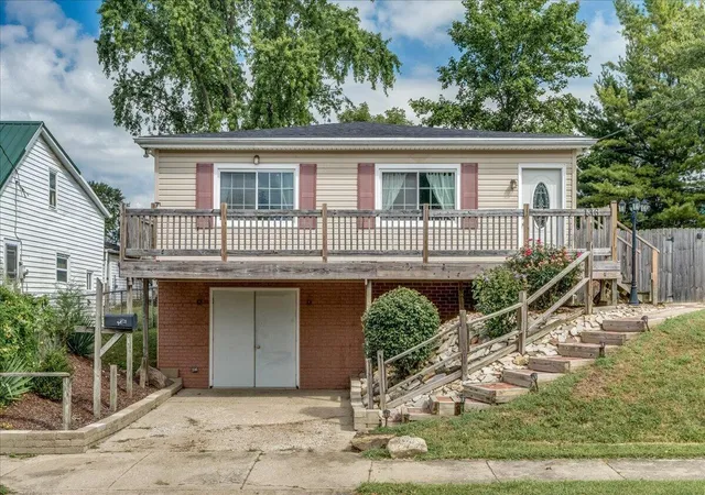 Photo 1 of Single family home for sale at 136 Hayward Ave, Circleville, OH 43113 | MLS# 226034349 | Listing updated on 2026-09-17