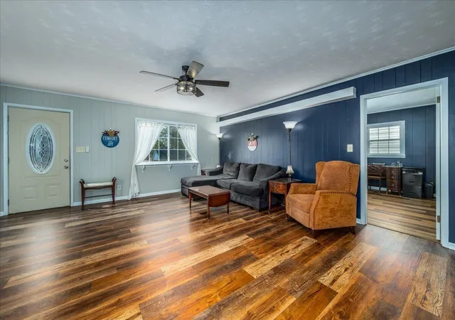 Photo 3 of Single family home for sale at 136 Hayward Ave, Circleville, OH 43113 | MLS# 226034349 | Listing updated on 2026-09-17