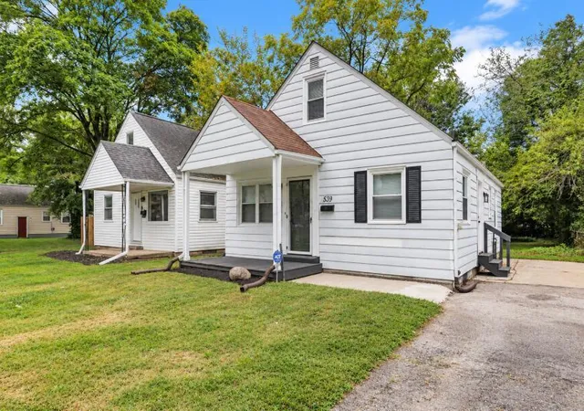 Photo 2 of Single family home for sale at 539 S Weyant Ave, Columbus, OH 43213 | MLS# 226039215 | Listing updated on 2026-10-27