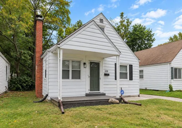 Photo 3 of Single family home for sale at 539 S Weyant Ave, Columbus, OH 43213 | MLS# 226039215 | Listing updated on 2026-10-27