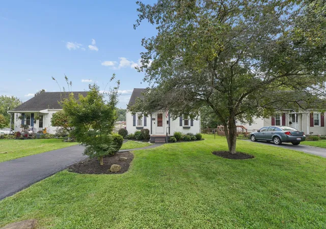 Photo 3 of Single family home for sale at 1084 Sugar Grove Rd Se, Lancaster, OH 43130 | MLS# 226032206 | Listing updated on 2026-09-28