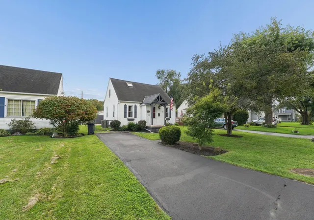 Photo 3 of Single family home for sale at 1084 Sugar Grove Rd Se, Lancaster, OH 43130 | MLS# 226032206 | Listing updated on 2026-09-28