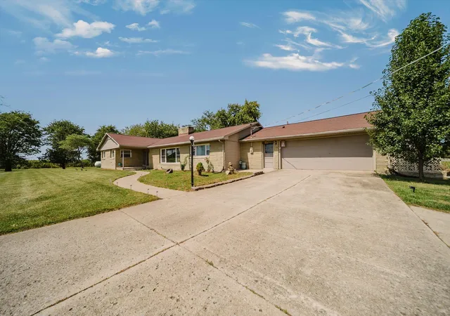 Photo 3 of Single family home for sale at 217 Flakes Ford Rd Se, Washington Court House, OH 43160 | MLS# 226032224 | Listing updated on 2026-09-04