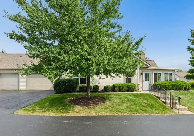 Photo 4 of Condo for sale at 17 Broad Pointe Pl, Columbus, OH 43213 | MLS# 226033944 | Listing updated on 2026-09-06