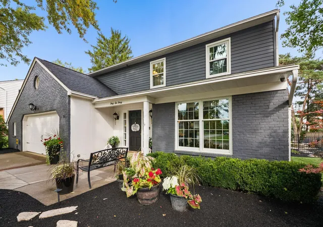 Photo 3 of Single family home for sale at 4630 Burbank Dr, Columbus, OH 43220 | MLS# 226034432 | Listing updated on 2026-09-27