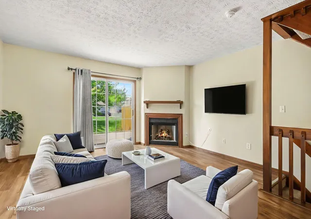 Listing Photo 4 - Condo for sale in building located at 5641 Wigmore Dr, Columbus, OH 43235 - Unit #51E