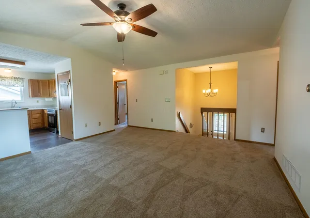 Photo 4 of Single family home for sale at 5134 Bressler Dr, Hilliard, OH 43026 | MLS# 226032412 | Listing updated on 2026-09-17
