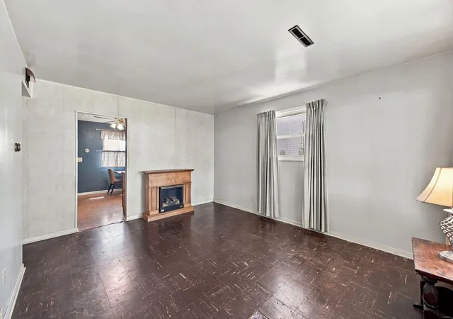 Photo 4 of Single family home for sale at 863 Bruckner Rd, Columbus, OH 43207 | MLS# 226032483 | Listing updated on 2026-10-29