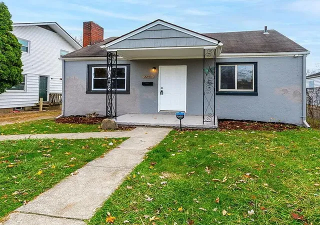 Photo 1 of Single family home for sale at 2243 Safford Ave, Columbus, OH 43223 | MLS# 226033737 | Listing updated on 2026-09-09