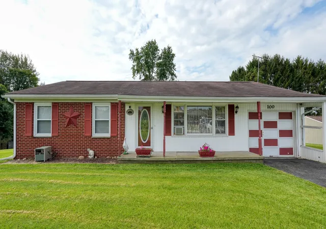 Photo 1 of Sale Pending at 100 Vicky Ln Se, Heath, OH 43056 | MLS# 226033175 | Listing updated on 2026-09-03