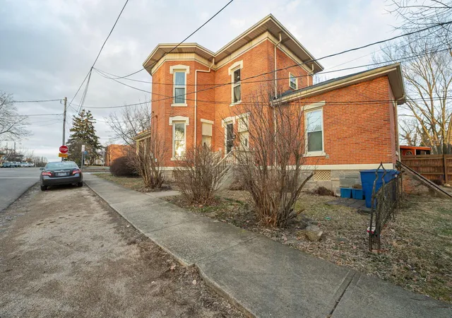 Listing Photo 4 - Condo for sale in building located at 81 Park Ave, Delaware, OH 43015
