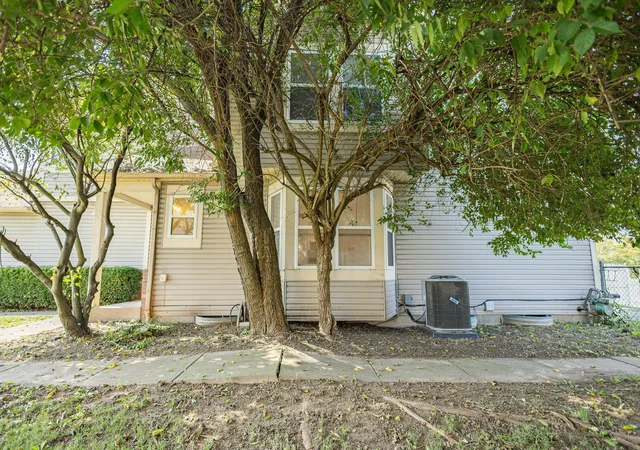 Photo 3 of Single family home for sale at 1782 Rock Creek Dr, Grove City, OH 43123 | MLS# 226032664 | Listing updated on 2026-10-06