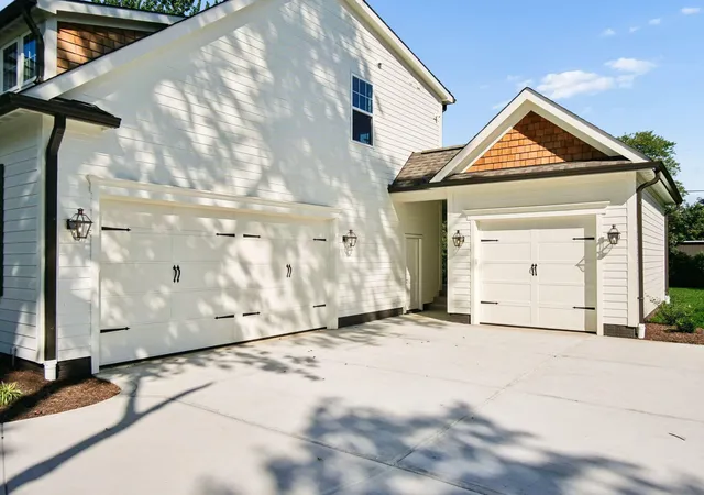 Photo 3 of Single family home for sale at 2208 Shoreham Rd, Upper Arlington, OH 43220 | MLS# 226032794 | Listing updated on 2026-10-08