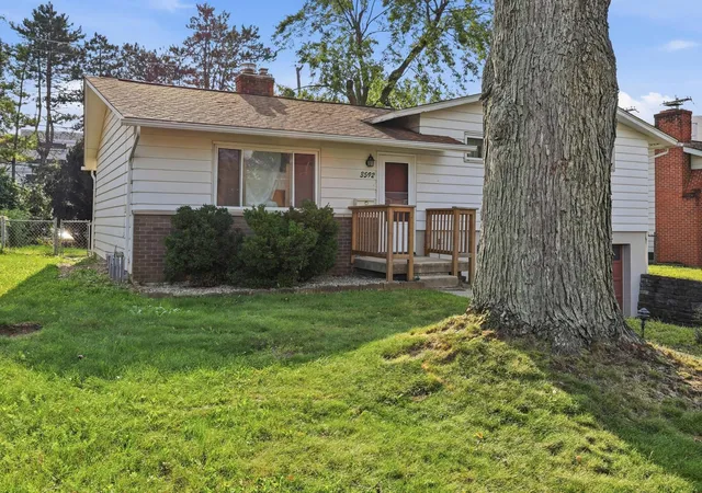 Photo 2 of Sale Pending at 3592 Lieb St, Columbus, OH 43214 | MLS# 226032714 | Listing updated on 2026-09-12