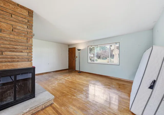 Photo 3 of Sale Pending at 3592 Lieb St, Columbus, OH 43214 | MLS# 226032714 | Listing updated on 2026-09-12