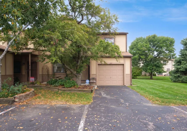 Photo 1 of Condo for sale at 626 Alta View Ct #55, Worthington, OH 43085 | MLS# 226033399 | Listing updated on 2026-09-10