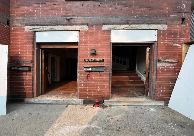 Photo 3 of Sale Pending at 617 Oakwood Ave, Columbus, OH 43205 | MLS# 226033226 | Listing updated on 2026-09-09