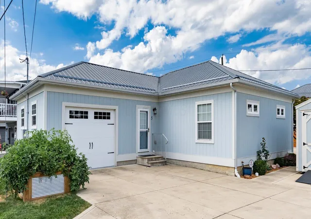 Photo 4 of Single family home for sale at 5 Buckeye Ave, Buckeye Lake, OH 43008 | MLS# 226033419 | Listing updated on 2026-10-07