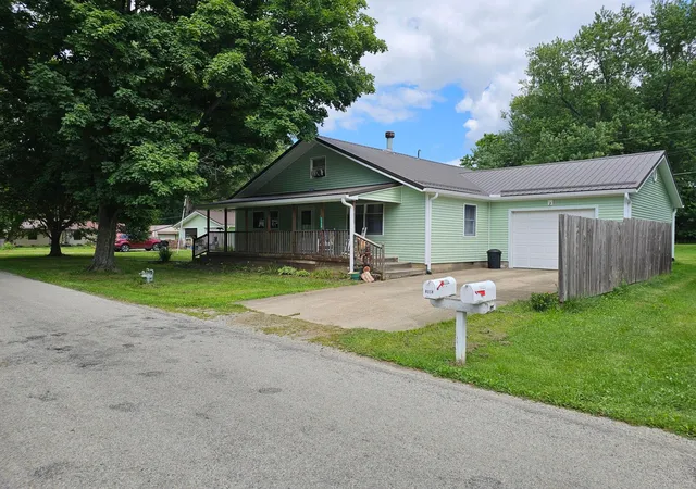 Single family home for sale at 13330 Cedar Ne, Thornville, OH 43076 | MLS# 226032899