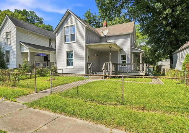 Photo 2 of Single family home for sale at 2884 E 9th Avenue, Columbus, OH 43219 | MLS# 226033346 | Listing updated on 2026-09-02