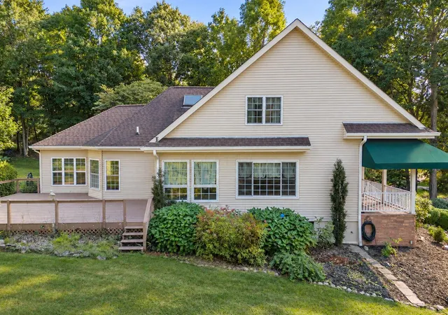 Photo 4 of Single family home for sale at 740 King Beach Dr, Howard, OH 43028 | MLS# 226032937 | Listing updated on 2026-09-20