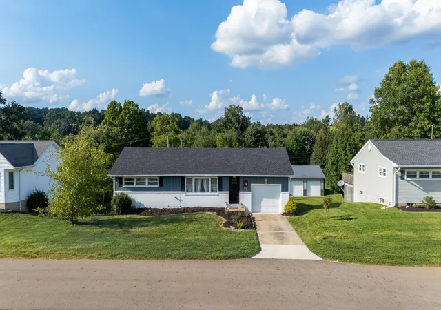 Photo 2 of Single family home for sale at 11 Grange Ave, Mount Vernon, OH 43050 | MLS# 226033311 | Listing updated on 2026-09-02