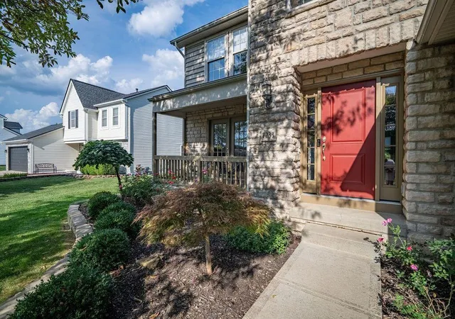 Photo 2 of Sale Pending at 7233 Redwood Valley Ct, Lewis Center, OH 43035 | MLS# 226032997 | Listing updated on 2026-09-11