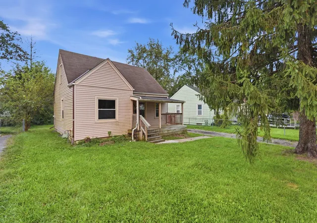 Photo 2 of Single family home for sale at 1888 Woodland Ave, Columbus, OH 43219 | MLS# 226034475 | Listing updated on 2026-09-10