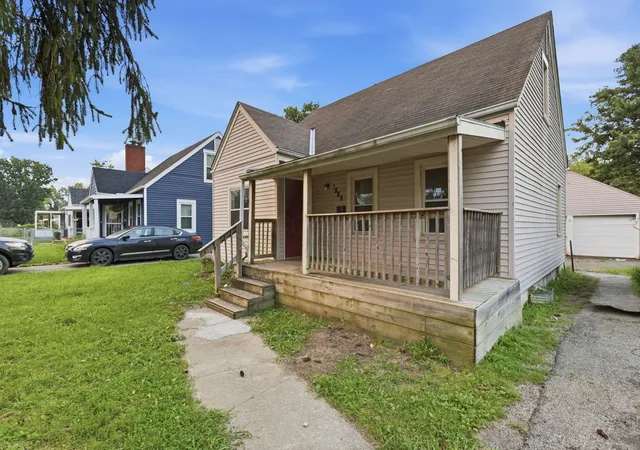 Photo 3 of Single family home for sale at 1888 Woodland Ave, Columbus, OH 43219 | MLS# 226034475 | Listing updated on 2026-09-10