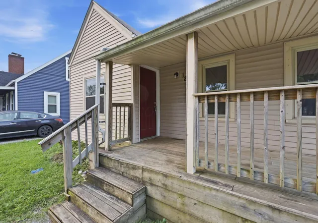 Photo 4 of Single family home for sale at 1888 Woodland Ave, Columbus, OH 43219 | MLS# 226034475 | Listing updated on 2026-09-10