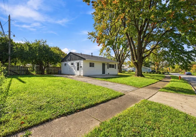 Photo 2 of Single family home for sale at 2986 Baker Hl Rd, Columbus, OH 43207 | MLS# 226033115 | Listing updated on 2026-10-27