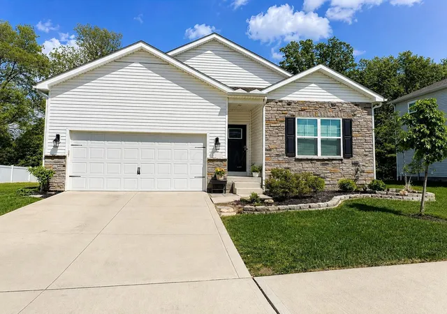 Photo 1 of Single family home for sale at 5798 Wynnewood Dr, Grove City, OH 43123 | MLS# 226033023 | Listing updated on 2026-10-07
