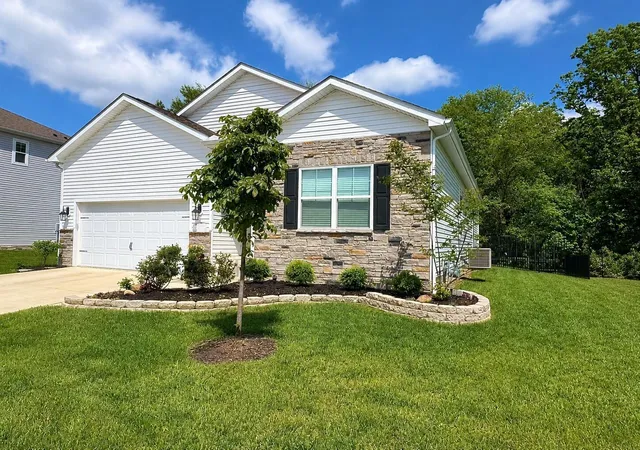 Photo 3 of Single family home for sale at 5798 Wynnewood Dr, Grove City, OH 43123 | MLS# 226033023 | Listing updated on 2026-10-07