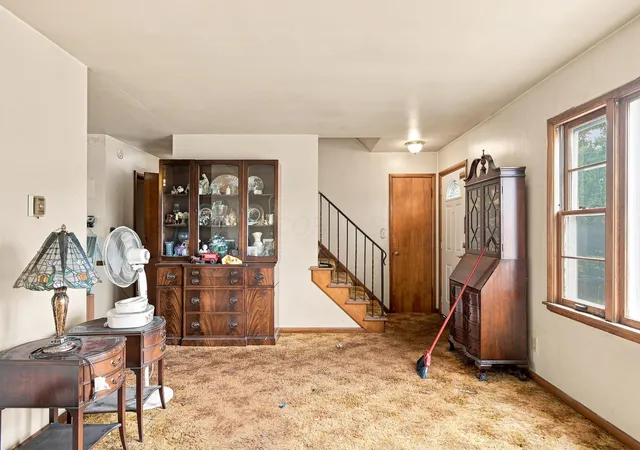 Photo 3 of Sale Pending at 806 E Lincoln Ave, Columbus, OH 43229 | MLS# 226033490 | Listing updated on 2026-09-07