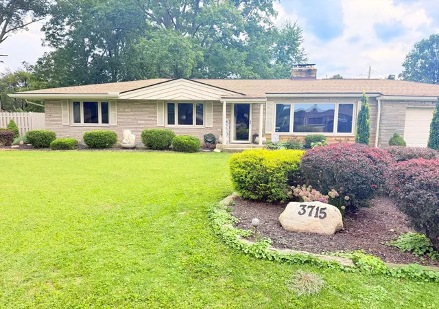 Photo 1 of Single family home for sale at 3715 Montclair Dr, Columbus, OH 43219 | MLS# 226033227 | Listing updated on 2026-09-09