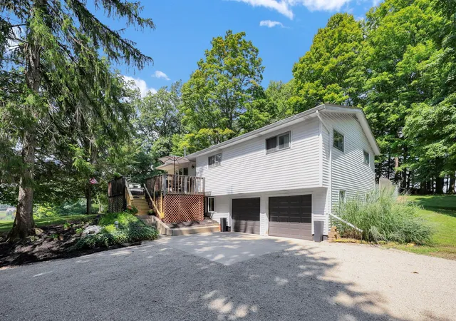 Photo 1 of Single family home for sale at 11227 Blue Jay Rd, Heath, OH 43056 | MLS# 226033225 | Listing updated on 2026-09-30