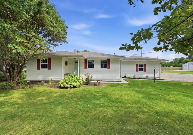 Single family home for sale at 4900 Cosgray Rd, Hilliard, OH 43026 | MLS# 226033152