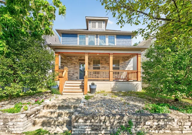 Photo 2 of Single family home for sale at 1286 N 5th Street, Columbus, OH 43201 | MLS# 226033716 | Listing updated on 2026-09-14