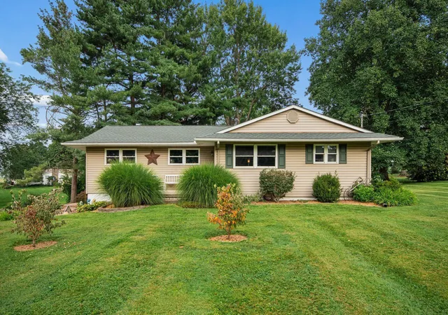 Single family home for sale at 193 Caroline Dr, Hebron, OH 43025 | MLS# 226033288