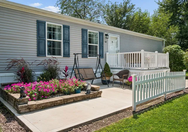 Photo 2 of Single family home for sale at 62 Woodcrest Dr, Marysville, OH 43040 | MLS# 226033990 | Listing updated on 2026-09-10