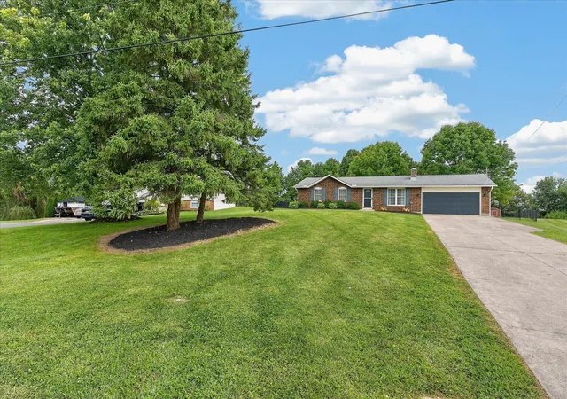 Photo 2 of Single family home for sale at 2600 Karok Dr, London, OH 43140 | MLS# 226033380 | Listing updated on 2026-09-23