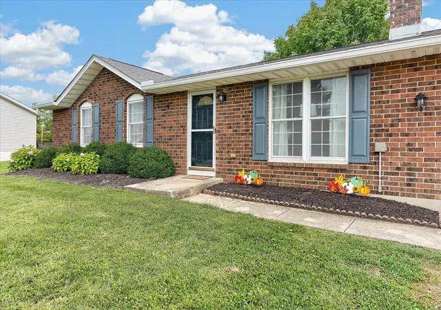 Photo 3 of Single family home for sale at 2600 Karok Dr, London, OH 43140 | MLS# 226033380 | Listing updated on 2026-09-23