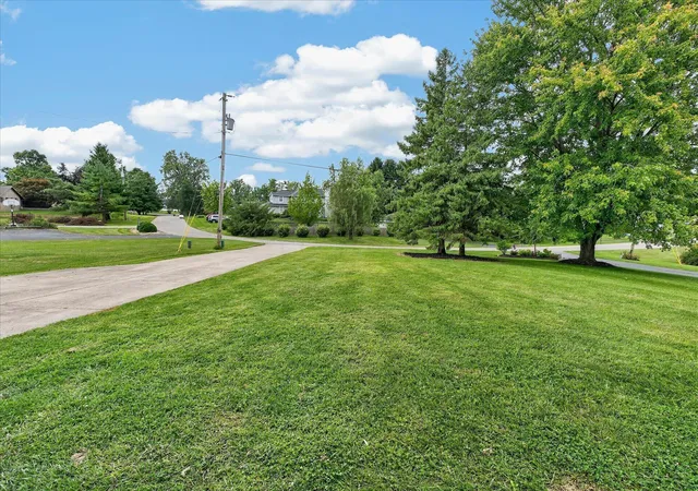 Photo 4 of Single family home for sale at 2600 Karok Dr, London, OH 43140 | MLS# 226033380 | Listing updated on 2026-09-23