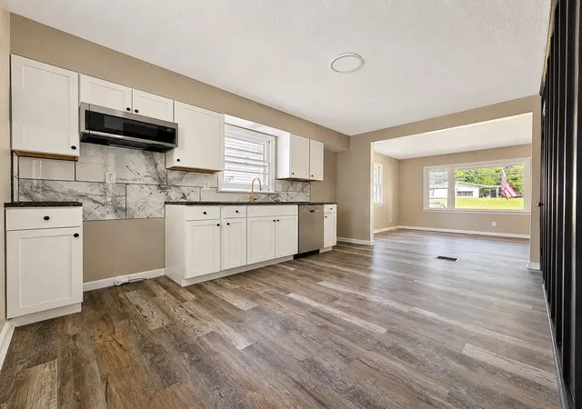 Photo 3 of Single family home for sale at 1309 Kenwood Ave, Springfield, OH 45505 | MLS# 226033070 | Listing updated on 2026-09-03